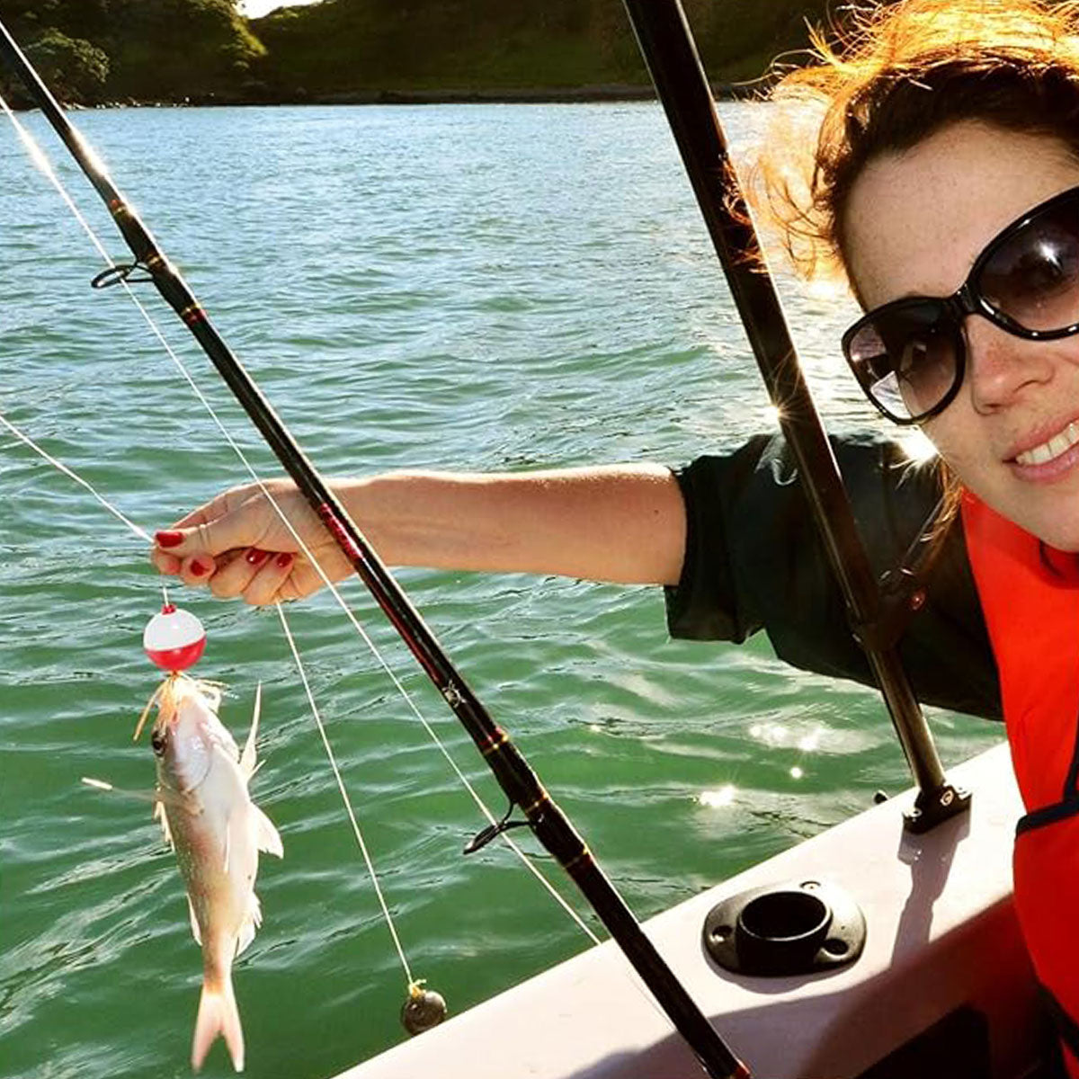 50pcs Snap-On Fishing Bobbers Red White Float Set Freshwater Saltwater