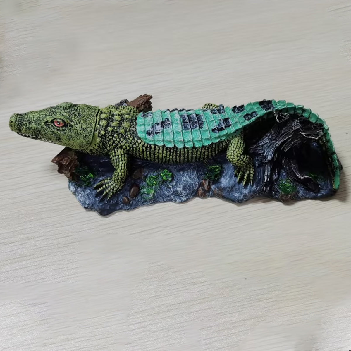 Crocodile Aquarium Ornament With Bubble Stone