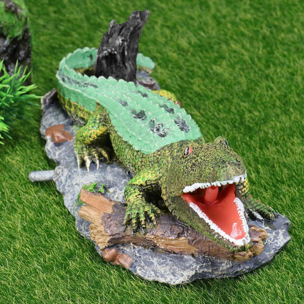 Crocodile Aquarium Ornament With Bubble Stone