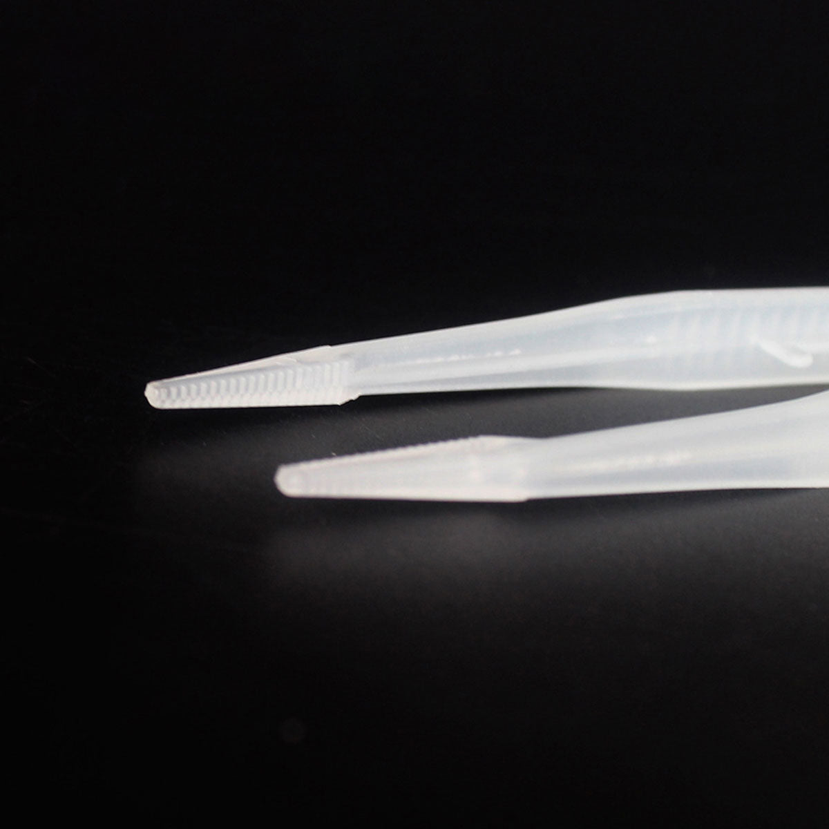 Luminous Reptile Feeding Tweezers Glow-in-the-Dark Tool 18cm