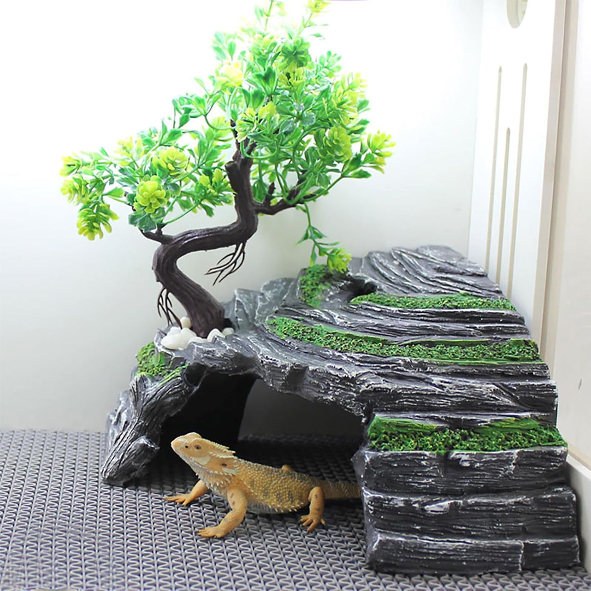 Reptile Hideout with Tree Decor
