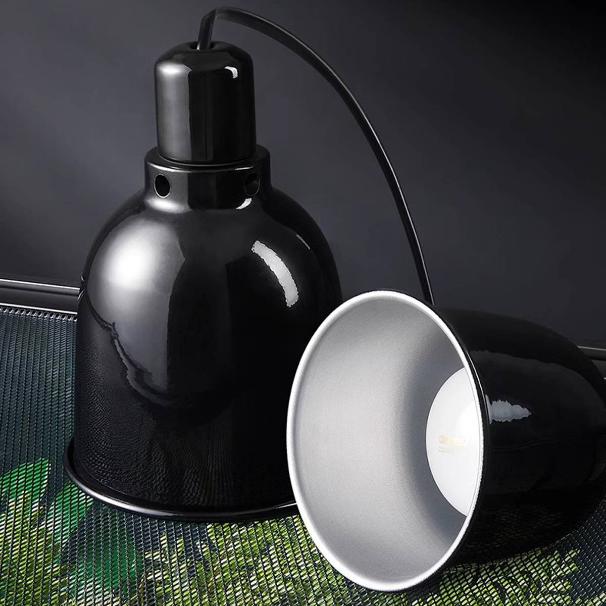 Cleen reptile lamp shade with timer in A, B and C sizes – product view 11